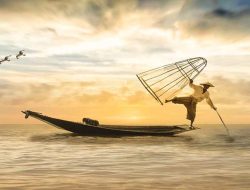 2 Hari Hilang, Nelayan Tewas Mengambang di Pantai Cipalawah Garut