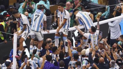 Koleksi Foto Messi Juara Piala Dunia 16 perayaan argentina juara piala dunia qatar 2022 169