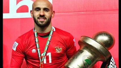 Untuk Rakyat Indonesia Bintang Timnas Palestina Angkat Trofi Pakai Jersey Indonesia