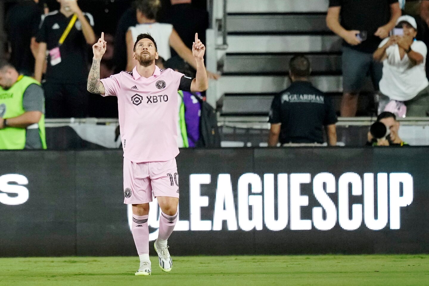 Lionel Messi meraih trofi perdananya di Amerika Serikat Inter Miami Sukses menjadi juara Leagues Cup 2023