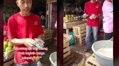 4 Penjual Makanan Ini Mirip Politisi, Joko Widodo hingga Anies Baswedan 3 Penjual buah mirip Jokowi