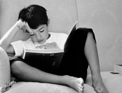 Saat Medsos Jadi Prioritas: Ratusan Siswa SMP di Bali Tak Mampu Membaca